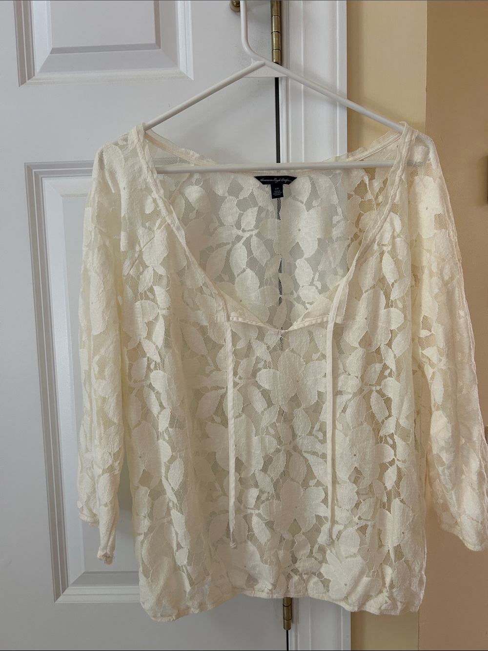 American Eagle Outfitters Cream Floral Lace Blouse